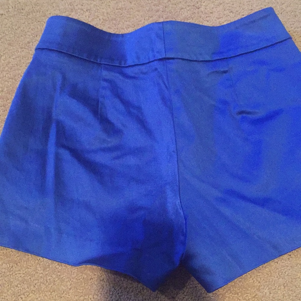 Shorts - Picture 2 of 4